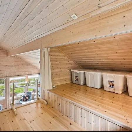 Nydelig Sjo, Fjellutsikt, Bilvei, Peis * Laukvik