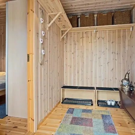 Holiday home Nydelig Sjo, Fjellutsikt, Bilvei, Peis *