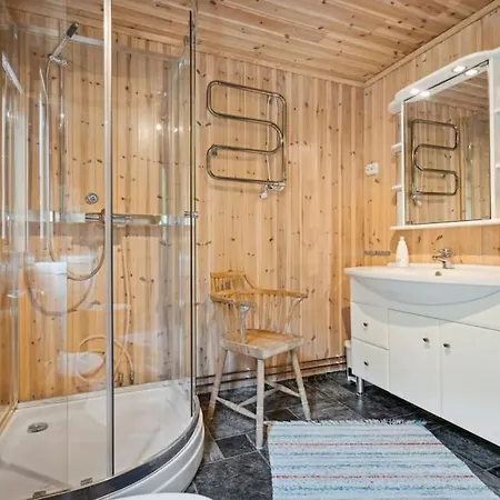 Nydelig Sjo, Fjellutsikt, Bilvei, Peis Holiday home *
