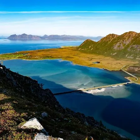 Nydelig Sjo, Fjellutsikt, Bilvei, Peis Holiday home Laukvik