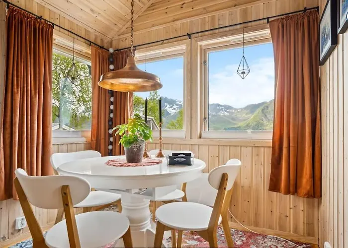 Charming In Lofoten With Stunning Sea View, Vagan, Wifi Feriehus Laukvik
